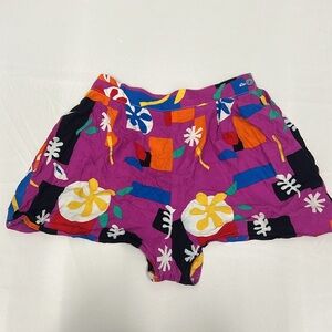 Vintage hemmed retro shorts, small